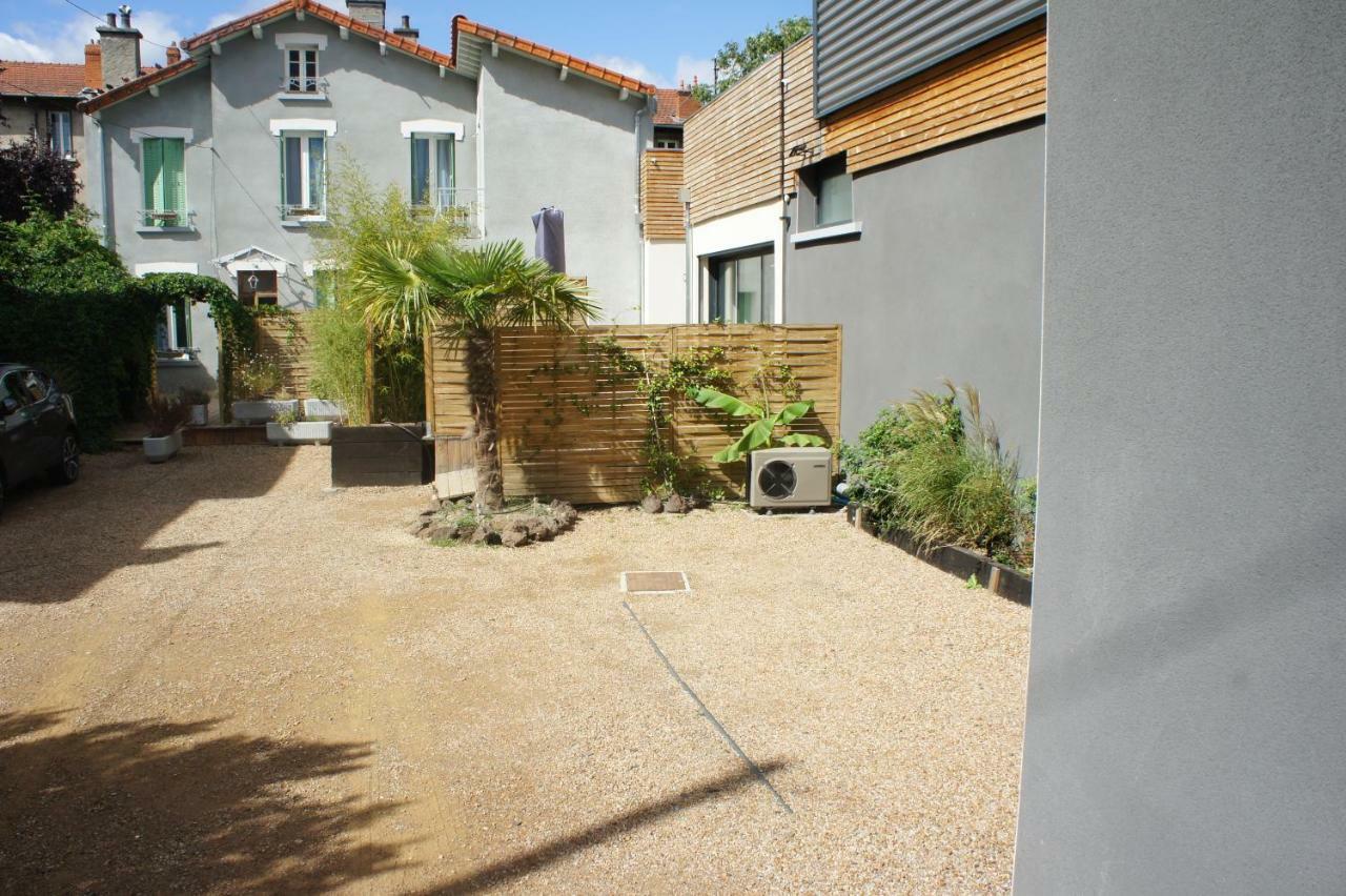 Pradelle Et Swimming Pool Bed and breakfast